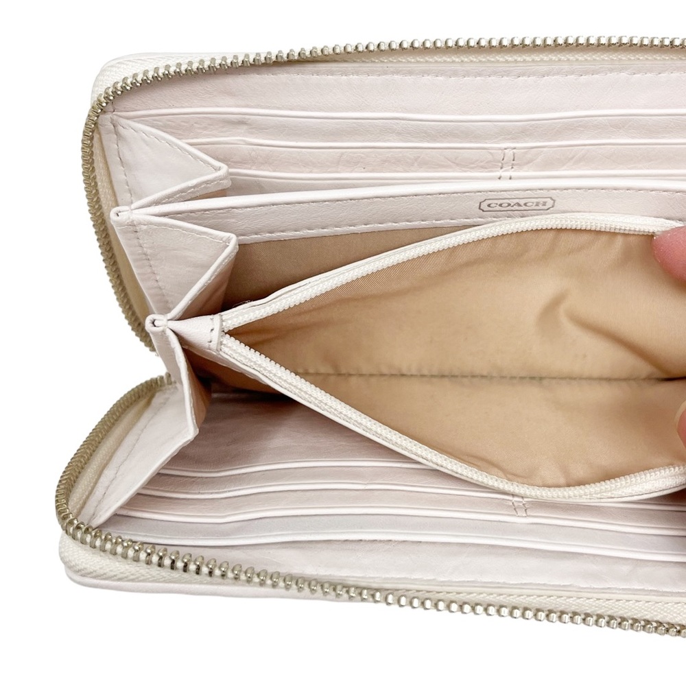 COACH Leather Ruched Wallet - RARE - Picture 11 of 16